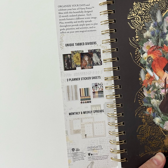 ⚡️NEW - Insights 12-Month Undated Planner Harry Potter Hogwarts - Picture 2 of 13